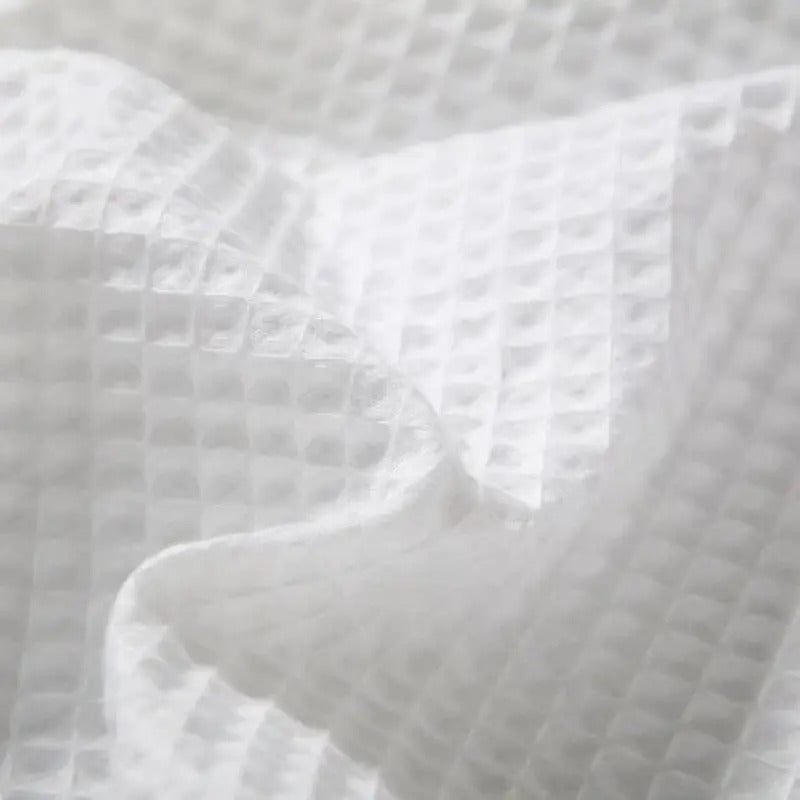 Le lots de peignoir en coton piqué,nid d'abeilles 100% coton plus 3 serviettes de bain ( 1,60 X 80 Cm ,75 X 35 Cm , 35 X 35 Cm ) et un paire de chausson offert